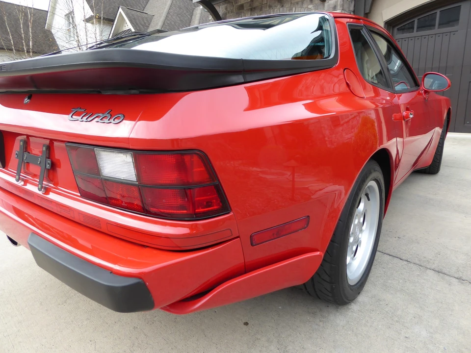 1986 Porsche 944 Turbo - Image 12 of 31