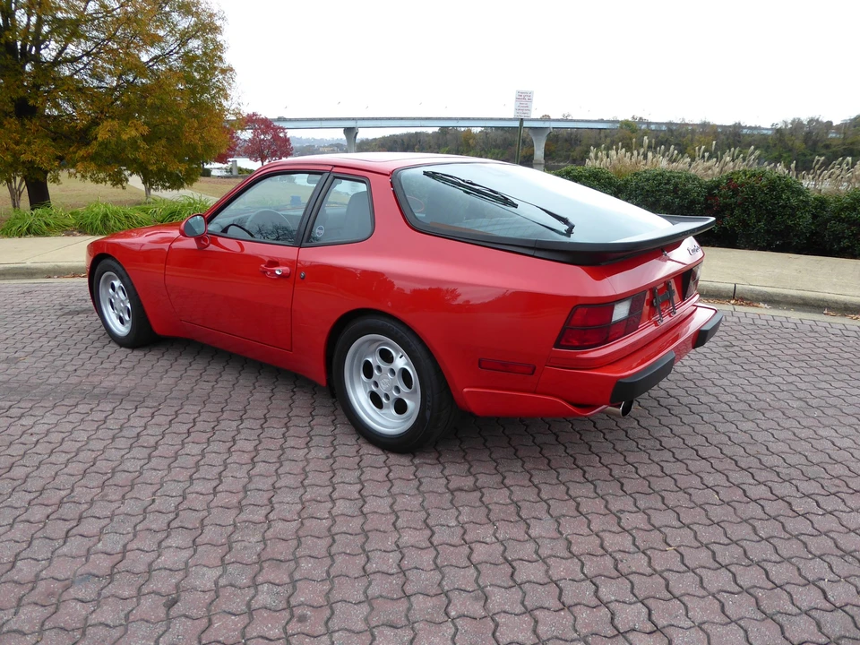 1986 Porsche 944 Turbo - Image 6 of 31