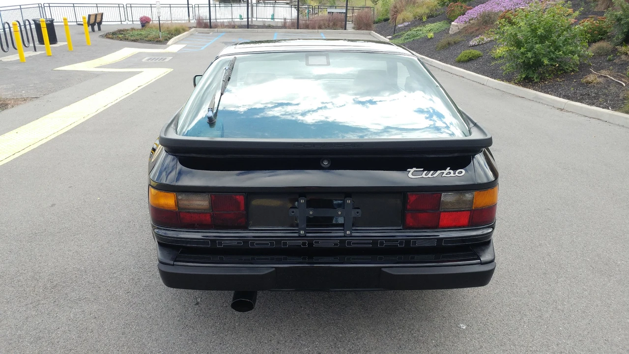 1986 Porsche 944 Turbo - Image 6 of 31