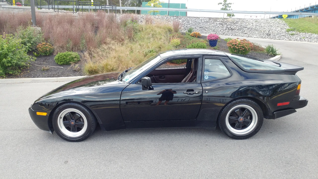 1986 Porsche 944 Turbo - Image 8 of 31