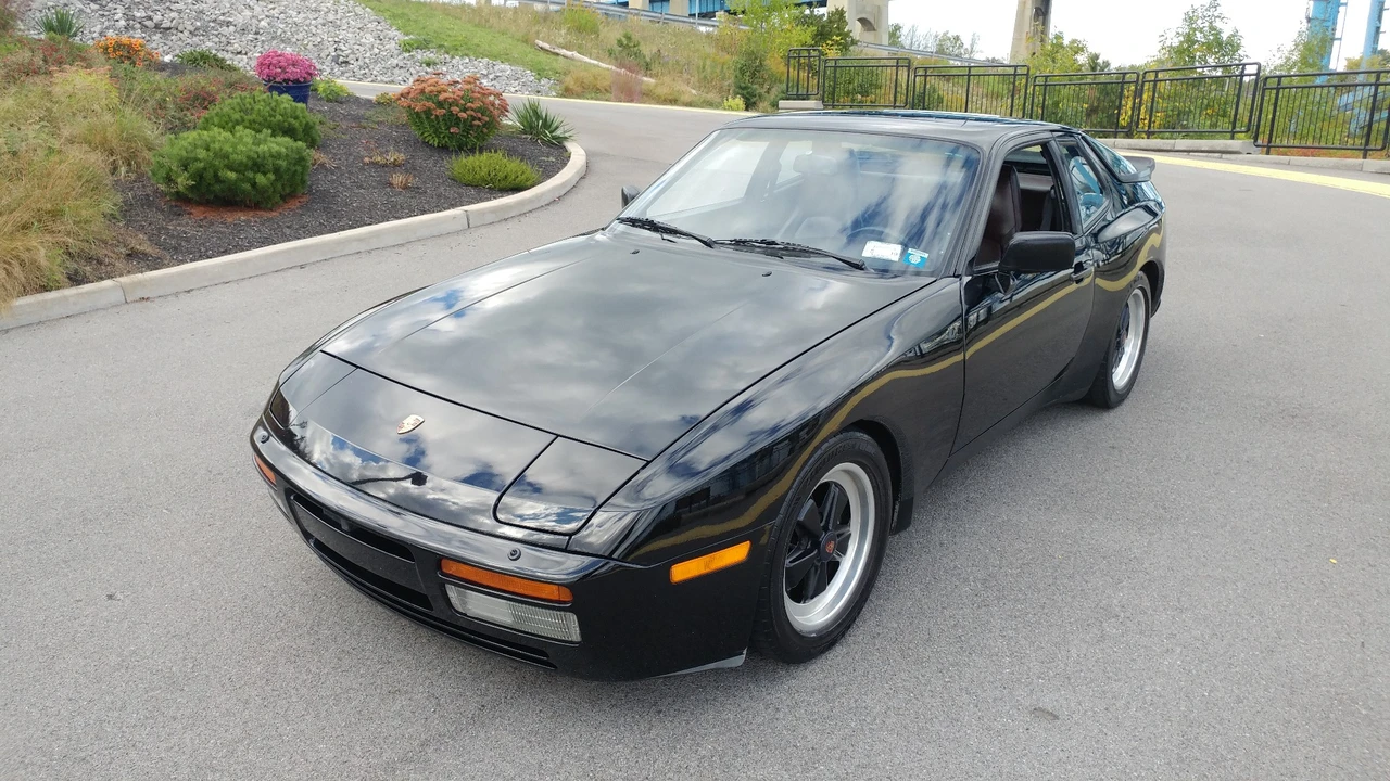 1986 Porsche 944 Turbo - Image 9 of 31