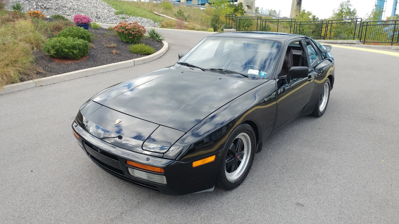 1986 Porsche 944 Turbo - Image 2 of 31