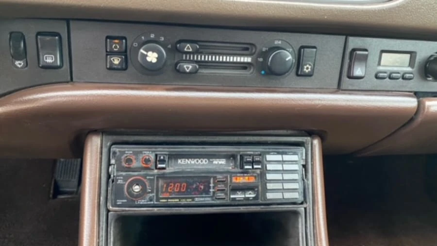 1986 Porsche 944 Turbo - Image 6 of 17