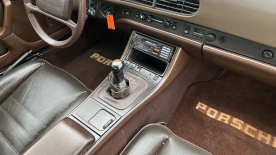 1986 Porsche 944 Turbo - Image 9 of 17