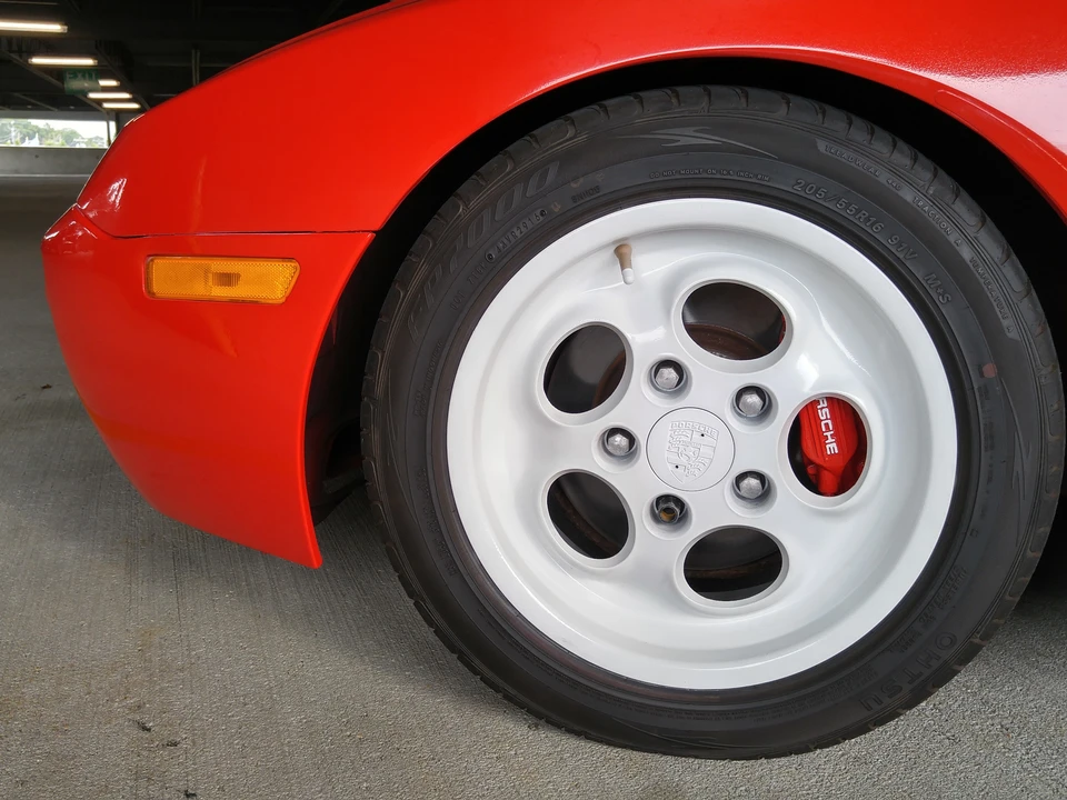 1986 Porsche 944 Turbo - Image 16 of 31