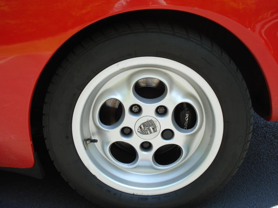 1986 Porsche 944 Turbo - Image 24 of 31