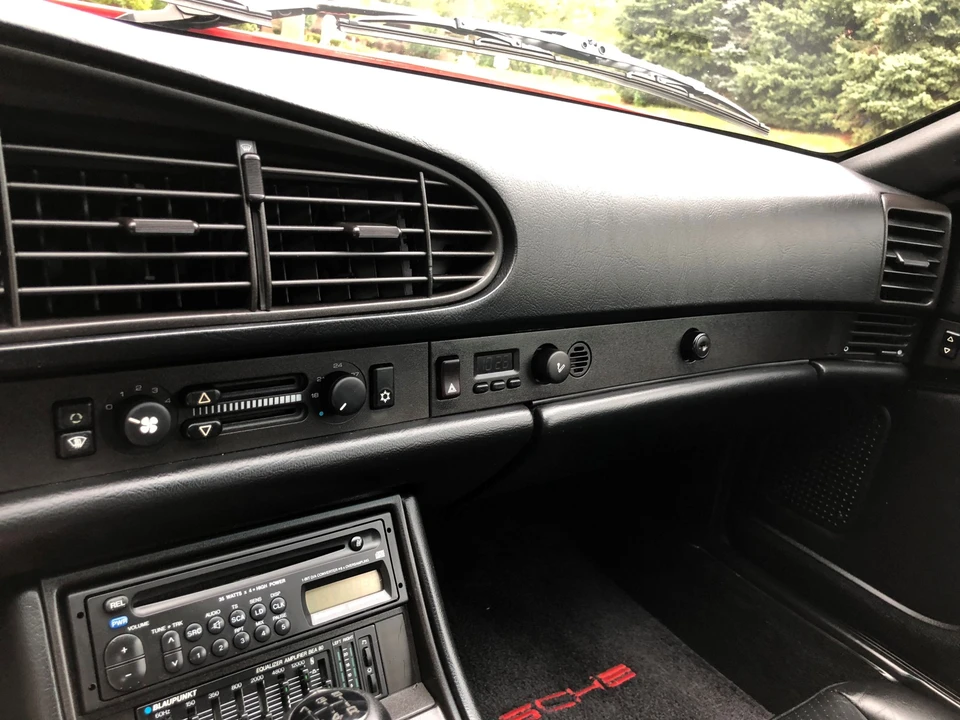 1986 Porsche 944 Turbo - Image 28 of 31