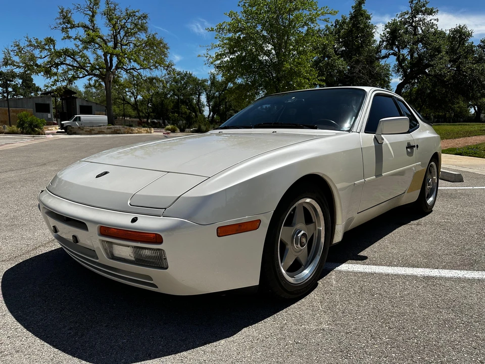 1986 Porsche 944 Turbo - Image 8 of 31