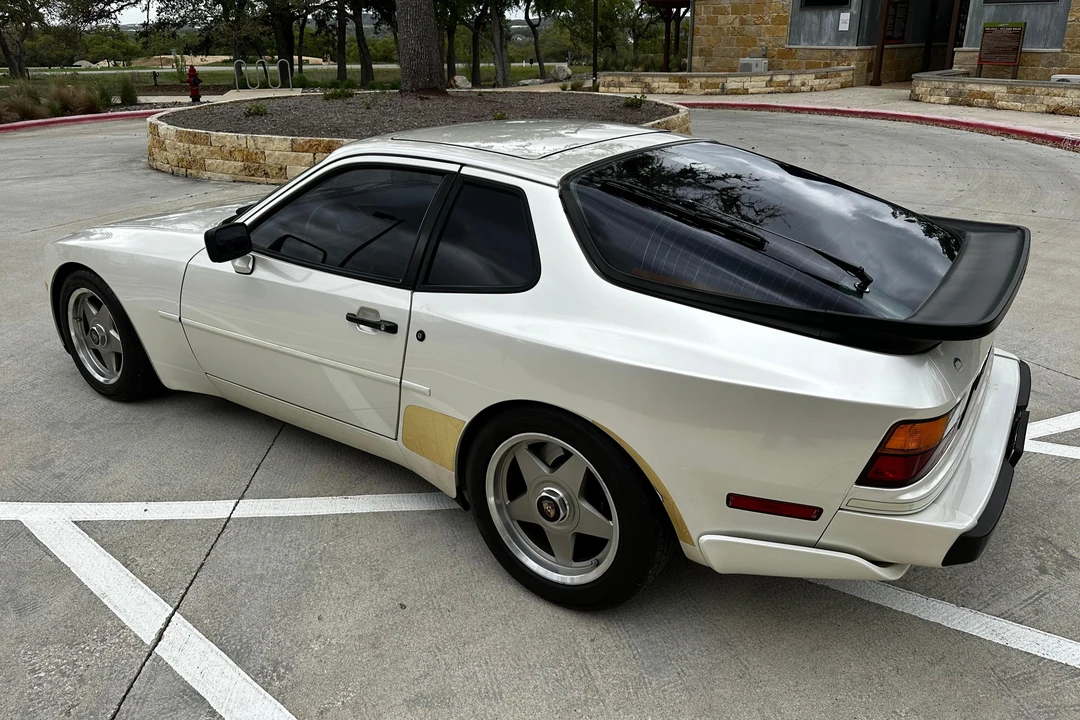 1986 Porsche 944 Turbo - Image 4 of 31
