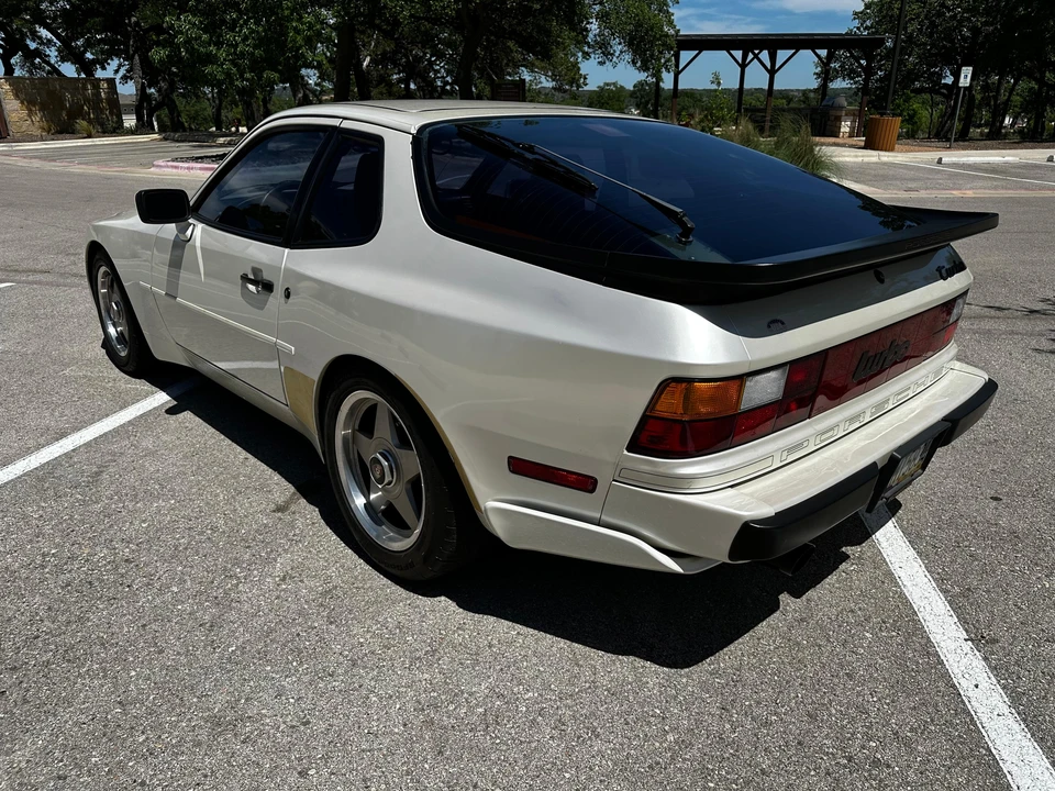 1986 Porsche 944 Turbo - Image 11 of 31