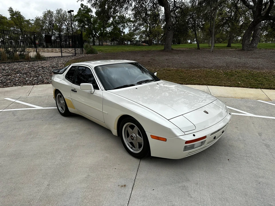1986 Porsche 944 Turbo - Image 17 of 31