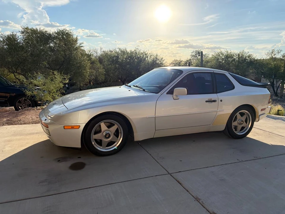 1986 Porsche 944 Turbo - Image 2 of 16