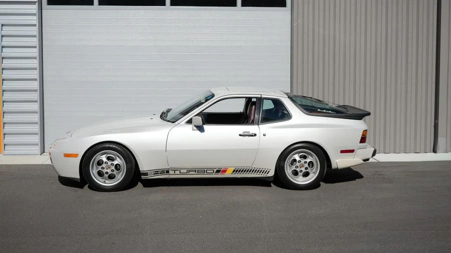 1986 Porsche 944 Turbo - Image 2 of 15