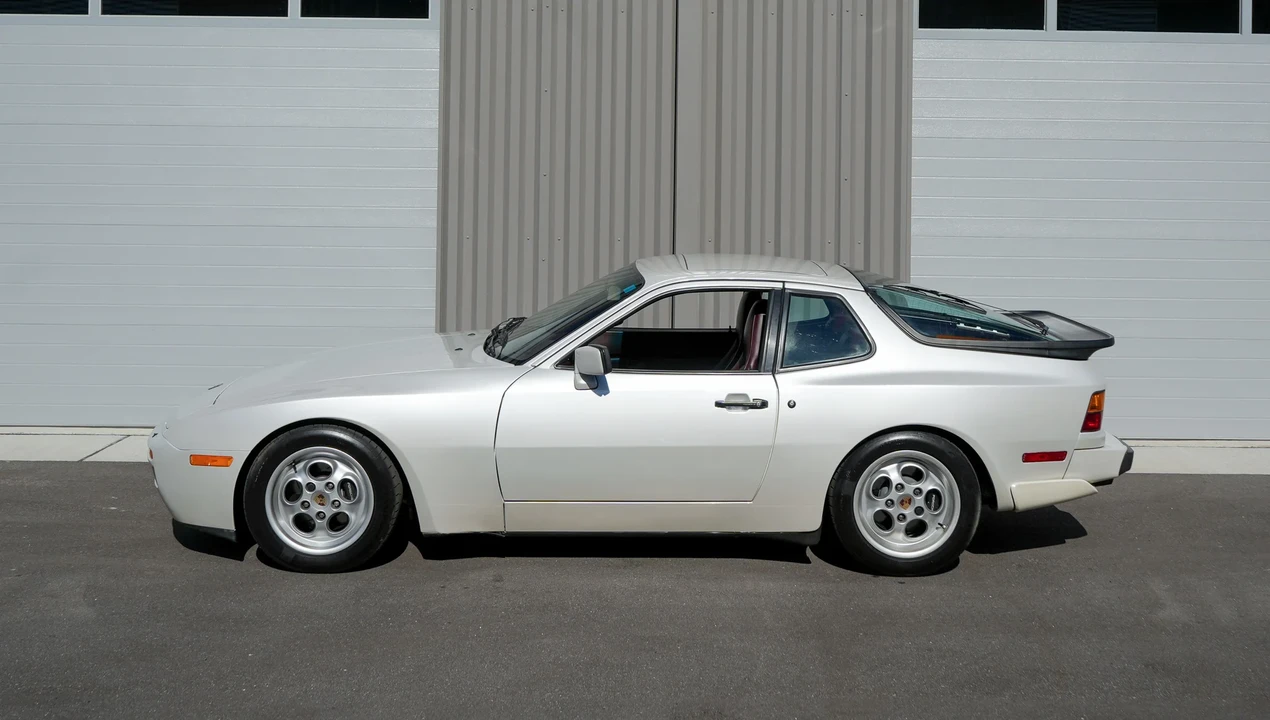 1986 Porsche 944 Turbo - Image 7 of 31