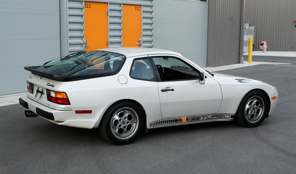 1986 Porsche 944 Turbo - Image 16 of 31