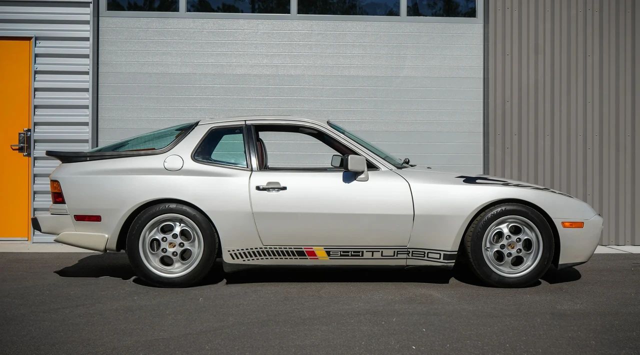 1986 Porsche 944 Turbo - Image 18 of 31