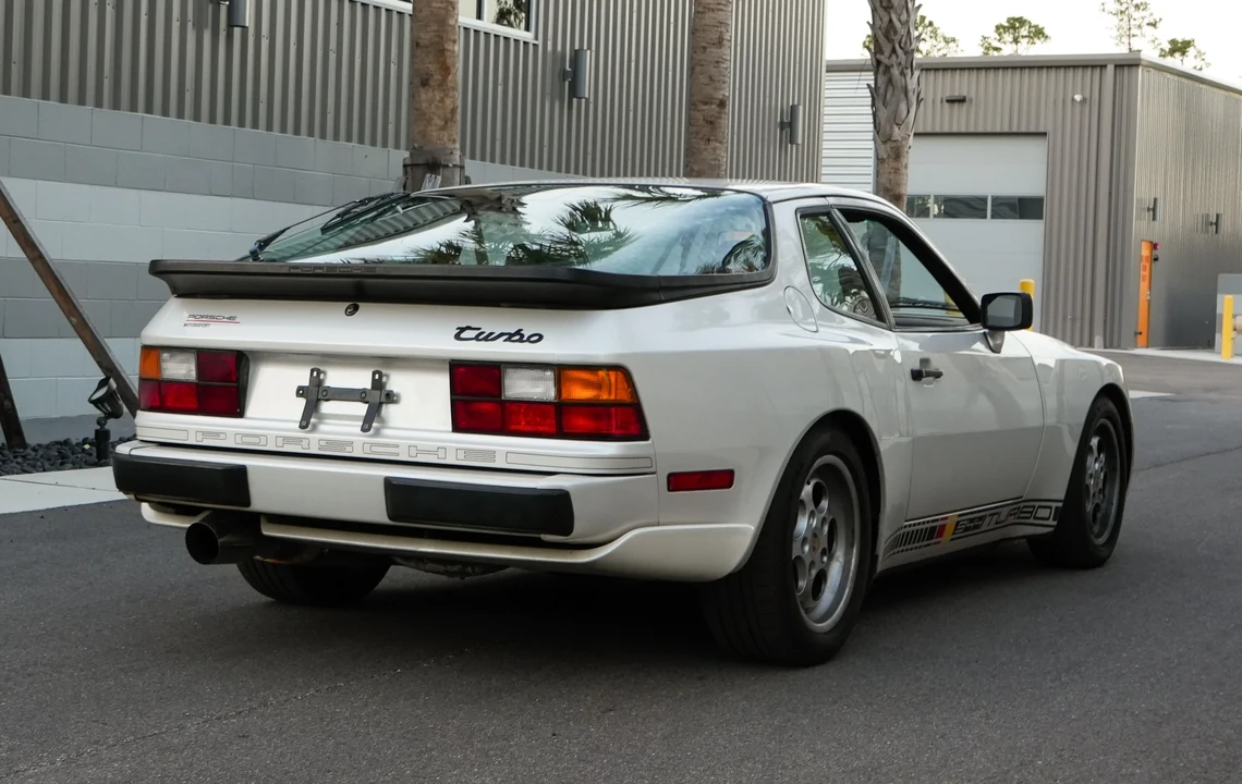 1986 Porsche 944 Turbo - Image 13 of 31