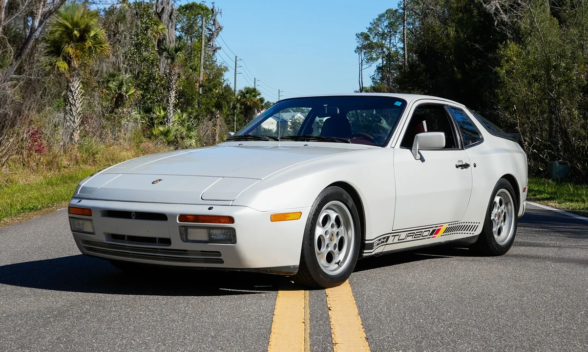 1986 Porsche 944 Turbo - Image 2 of 31