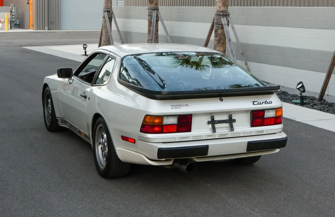 1986 Porsche 944 Turbo - Image 10 of 31