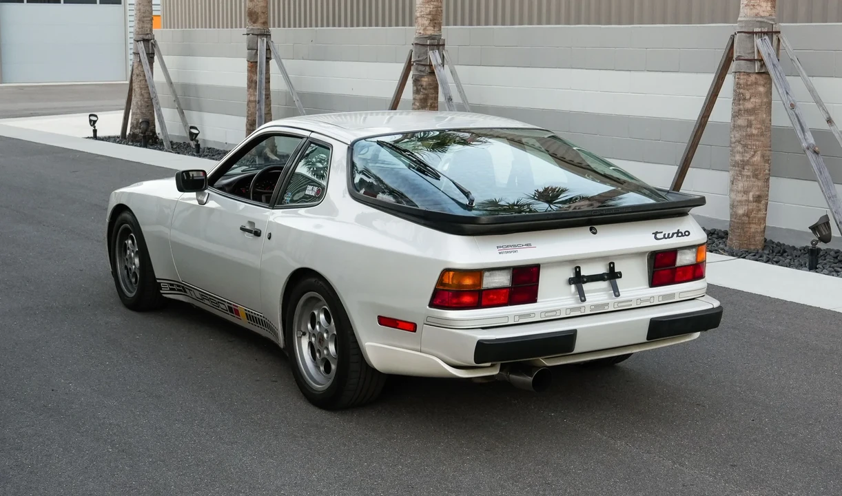 1986 Porsche 944 Turbo - Image 9 of 31