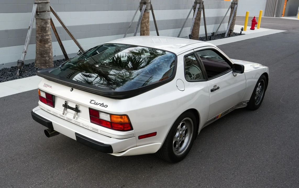 1986 Porsche 944 Turbo - Image 14 of 31