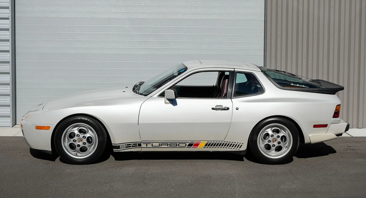 1986 Porsche 944 Turbo - Image 6 of 31