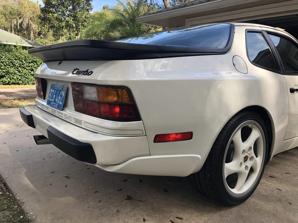 1986 Porsche 944 Turbo - Image 13 of 31