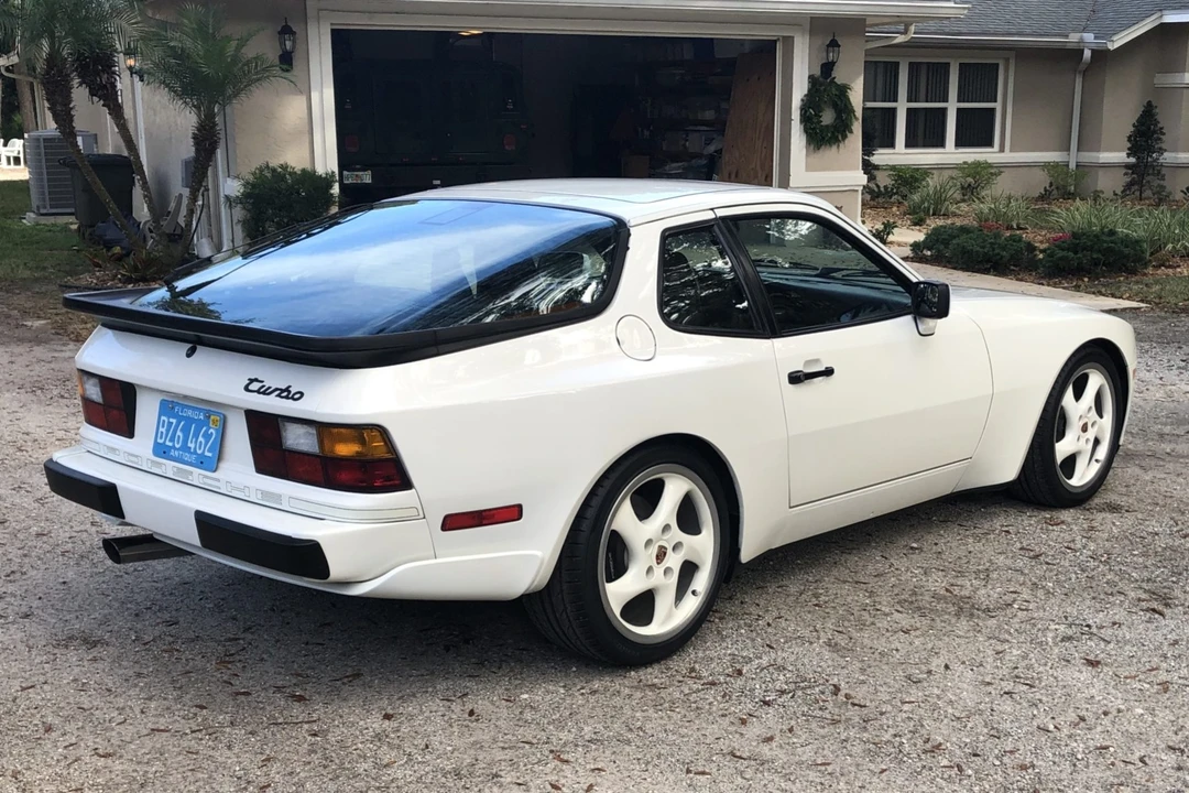 1986 Porsche 944 Turbo - Image 11 of 31