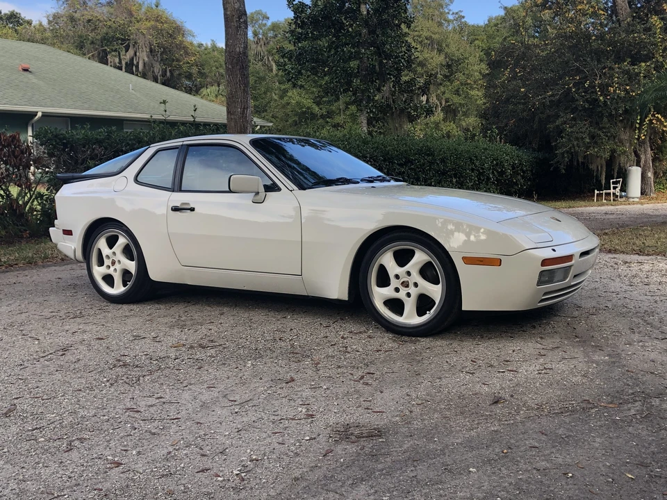 1986 Porsche 944 Turbo - Image 16 of 31