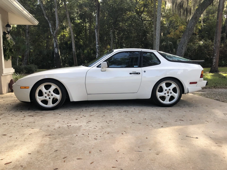 1986 Porsche 944 Turbo - Image 4 of 31