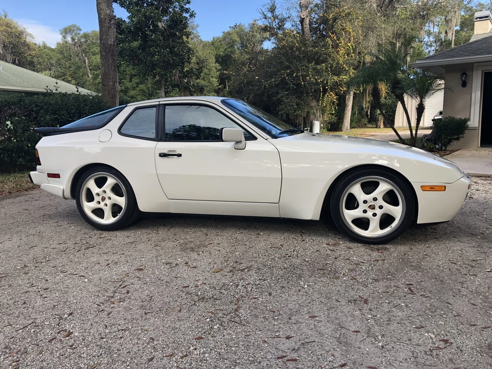 1986 Porsche 944 Turbo - Image 15 of 31