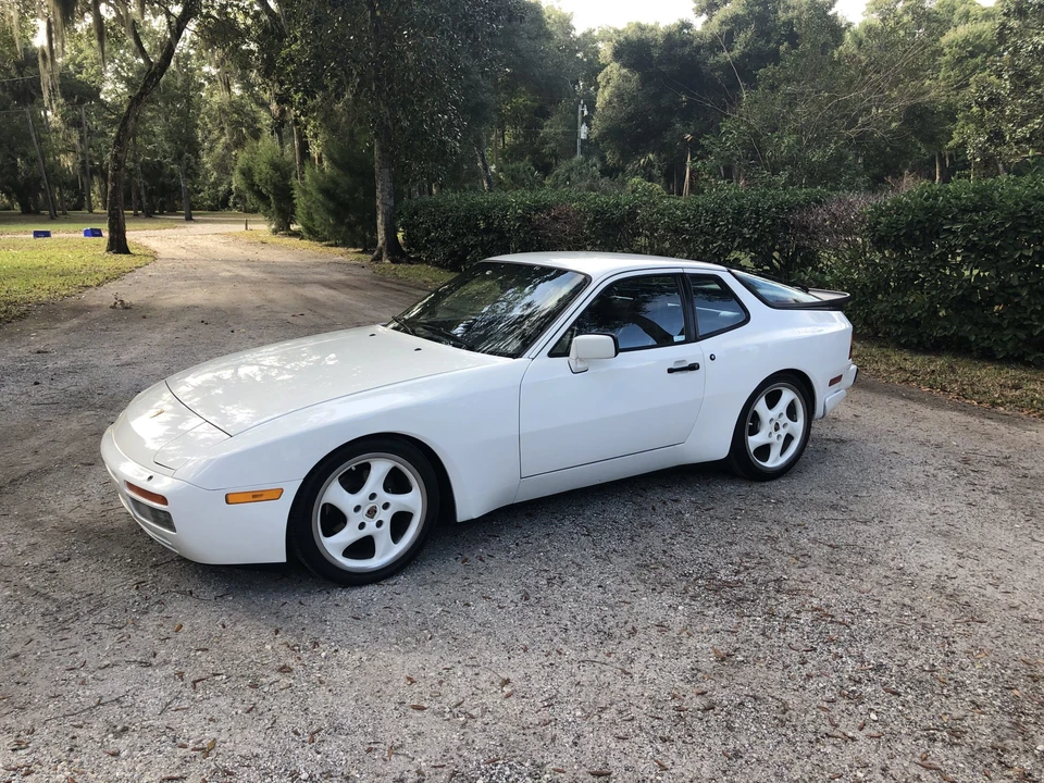 1986 Porsche 944 Turbo - Image 3 of 31