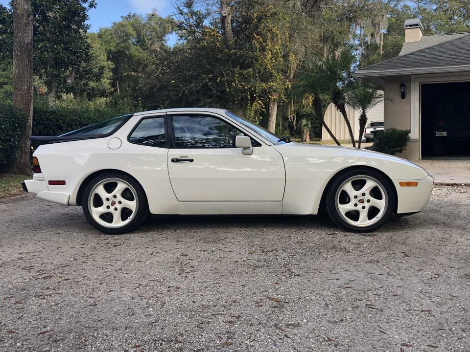 1986 Porsche 944 Turbo - Image 14 of 31