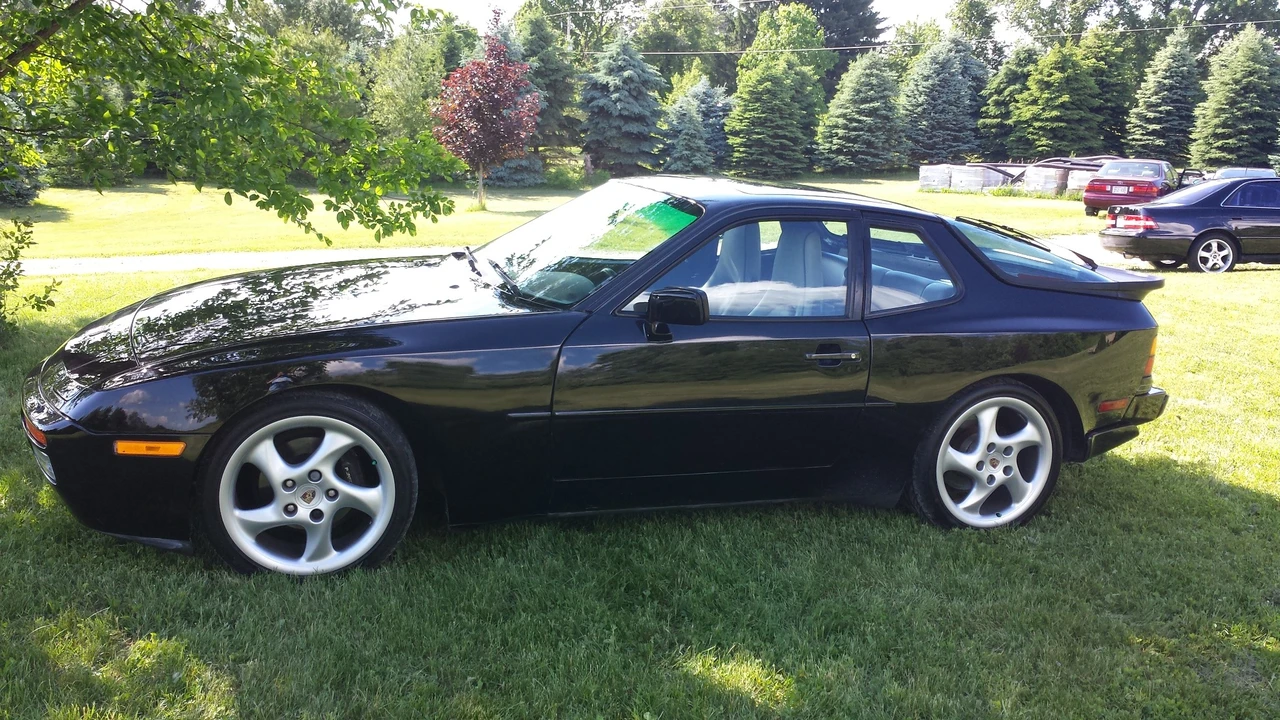 1986 Porsche 944 Turbo - Image 2 of 31