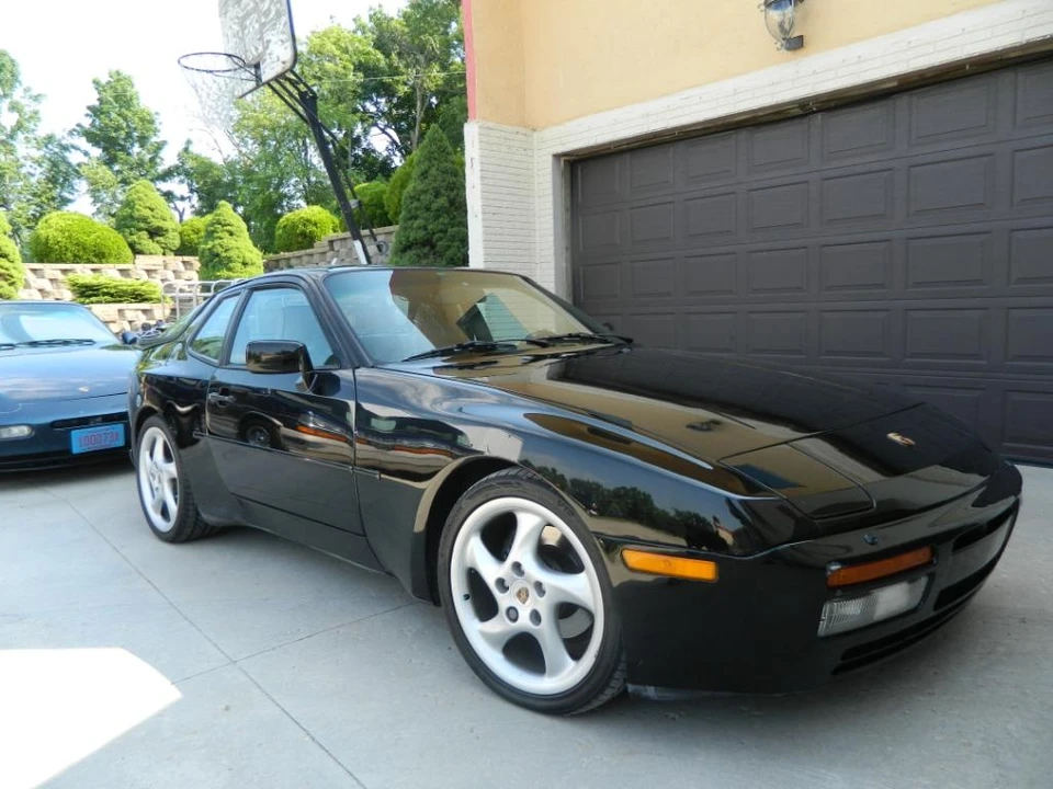 1986 Porsche 944 Turbo - Image 7 of 31