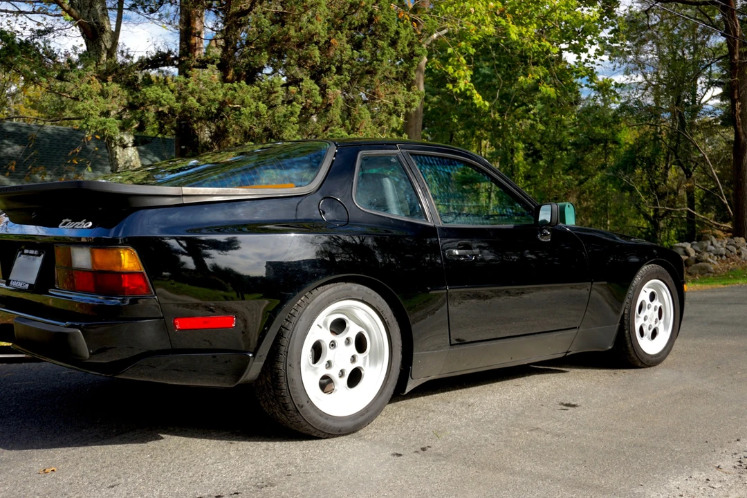 1986 Porsche 944 Turbo - Image 24 of 31