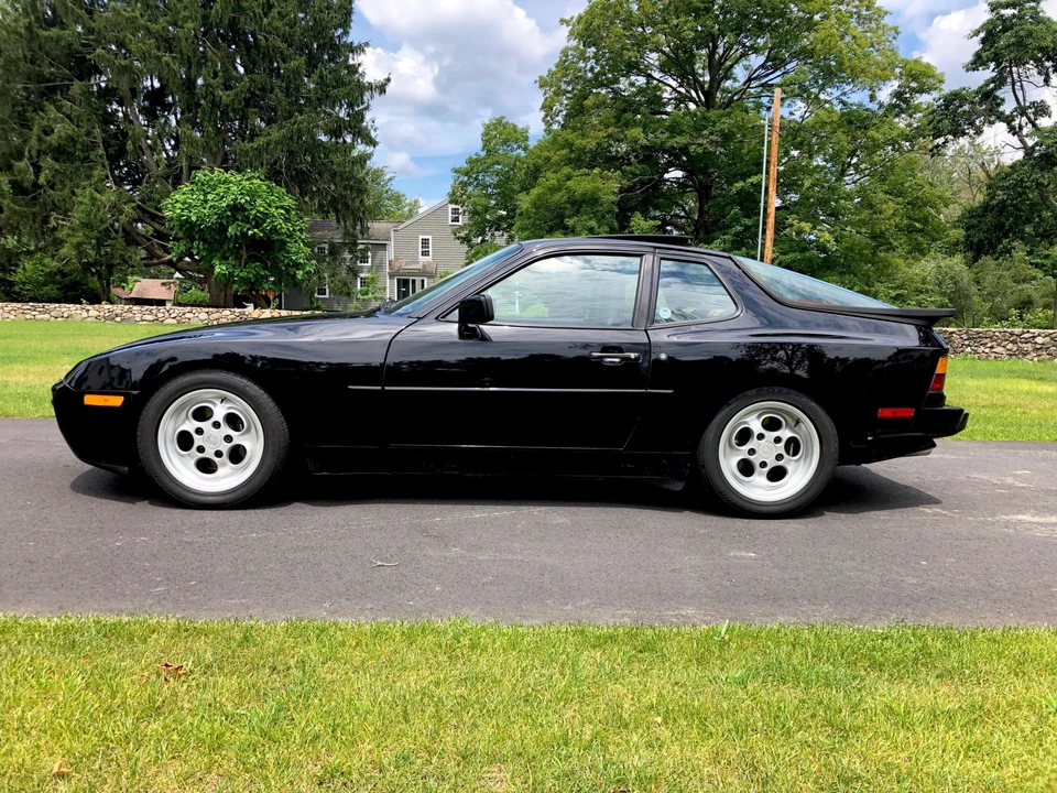 1986 Porsche 944 Turbo - Image 2 of 31