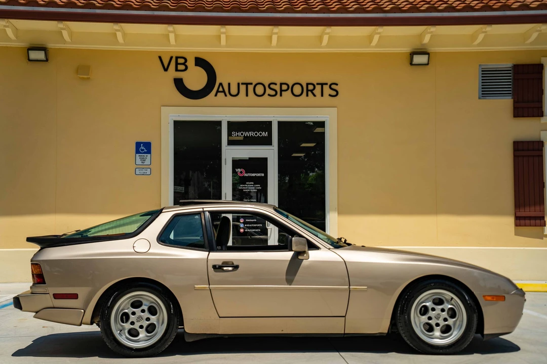 1986 Porsche 944 Turbo - Image 14 of 31