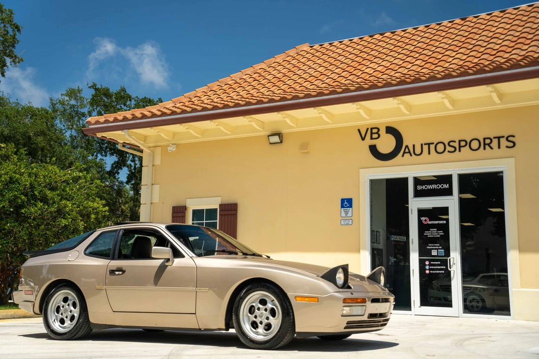 1986 Porsche 944 Turbo - Image 16 of 31