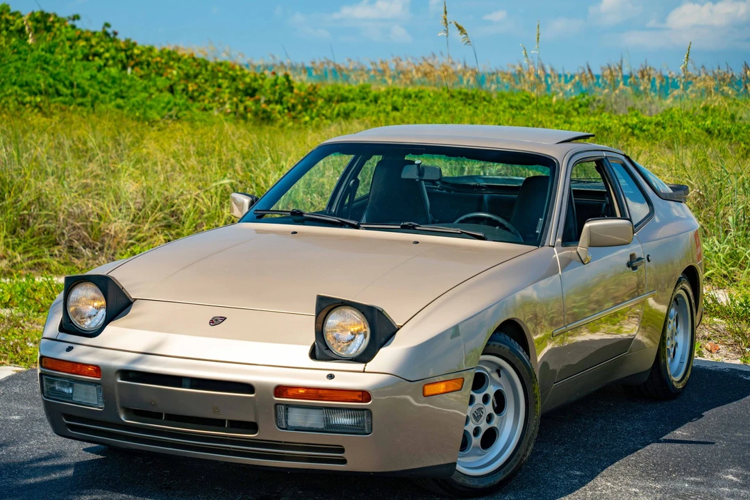 1986 Porsche 944 Turbo - Image 2 of 31