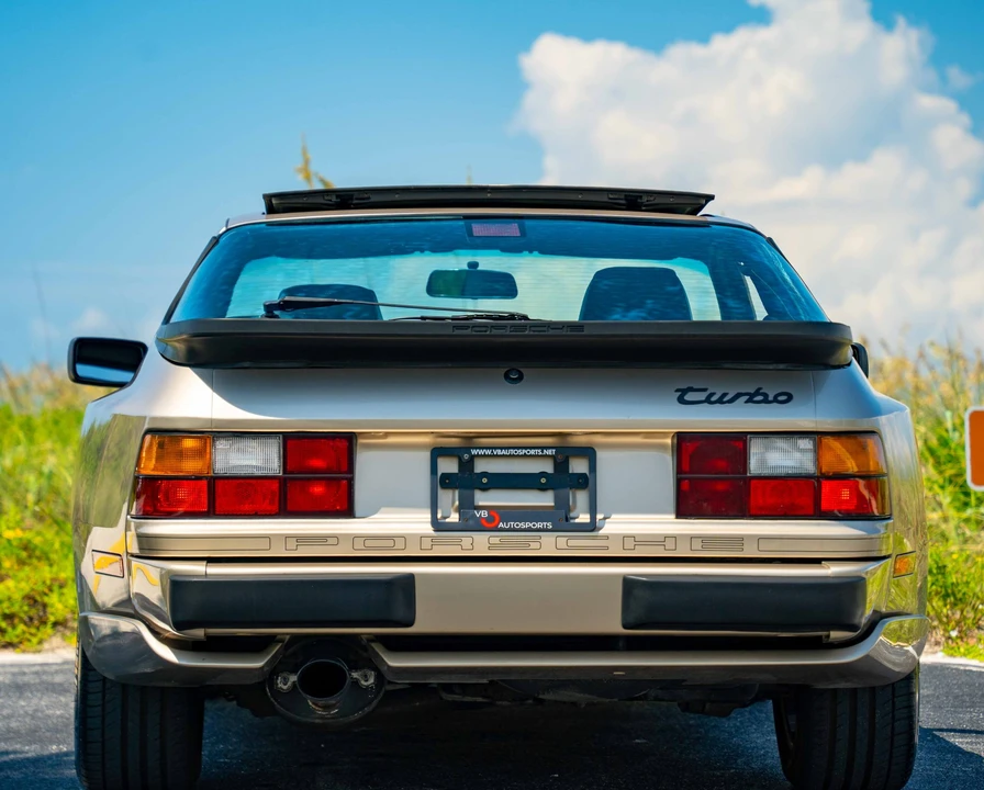 1986 Porsche 944 Turbo - Image 9 of 31