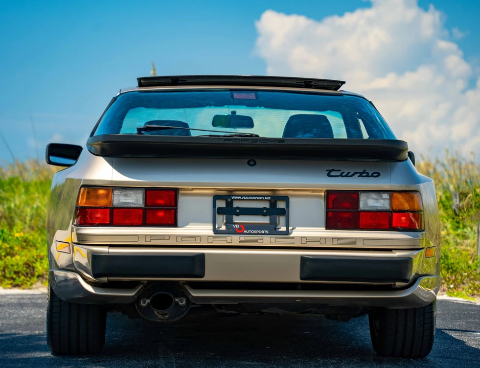 1986 Porsche 944 Turbo - Image 8 of 31