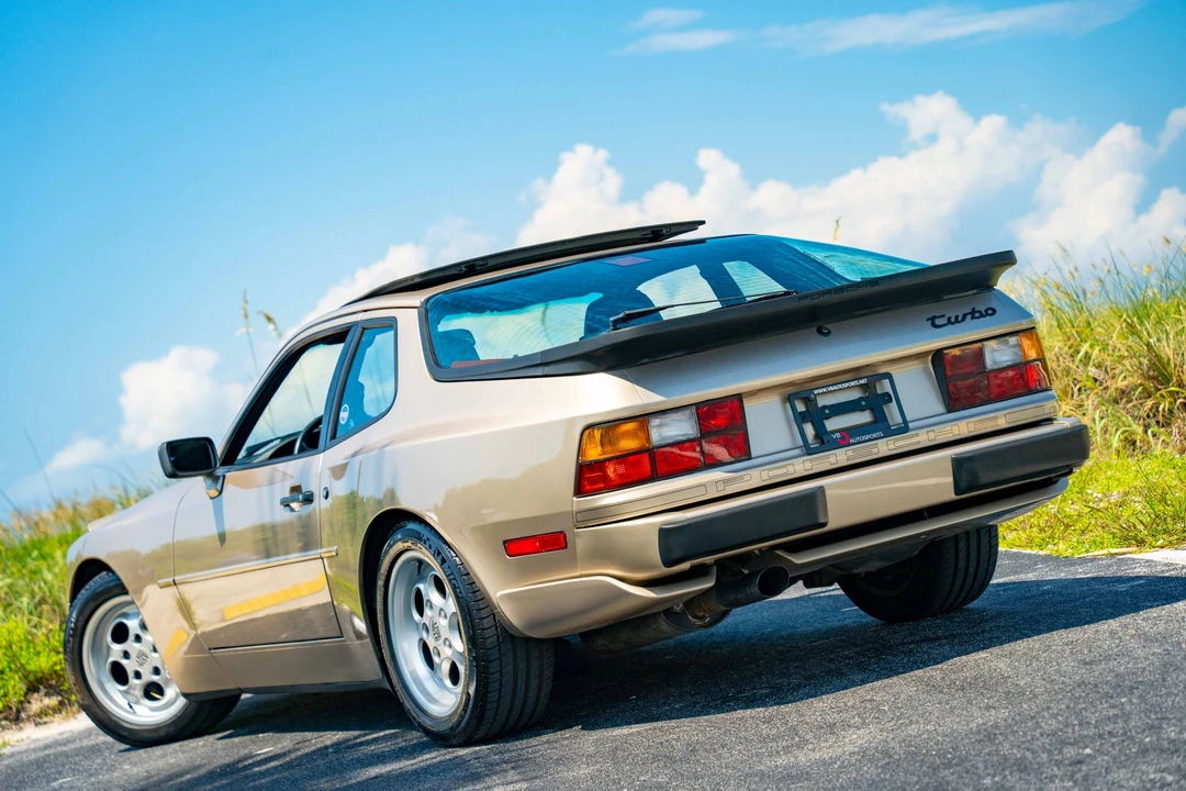 1986 Porsche 944 Turbo - Image 7 of 31