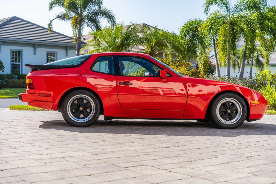 1986 Porsche 944 Turbo - Image 8 of 31