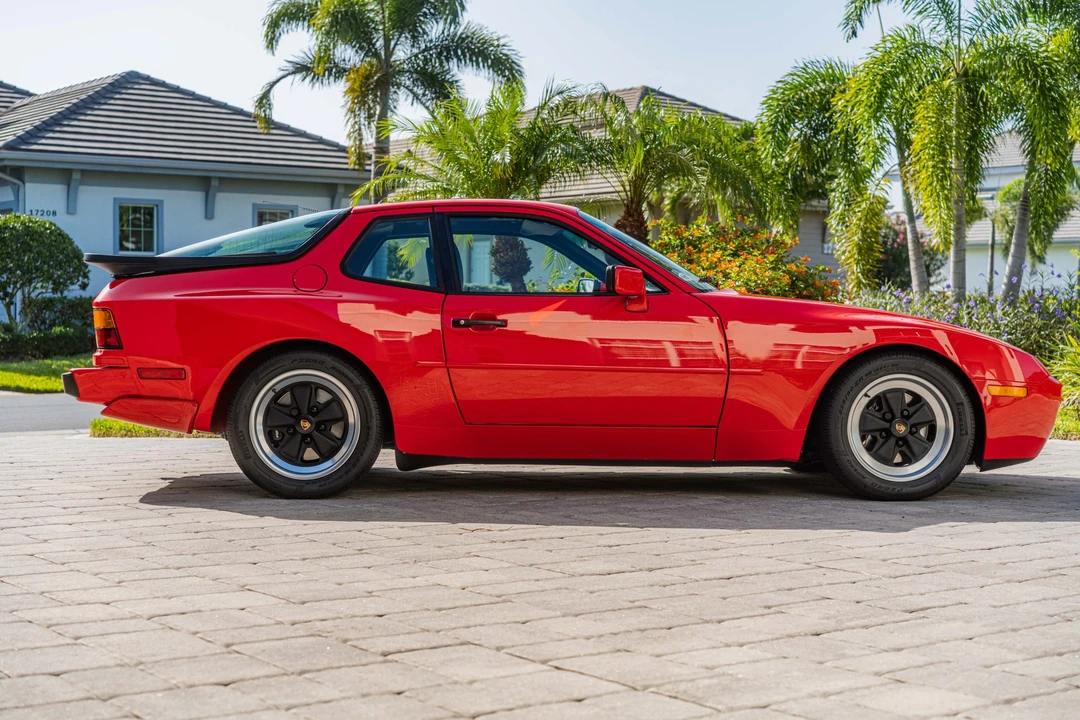 1986 Porsche 944 Turbo - Image 9 of 31