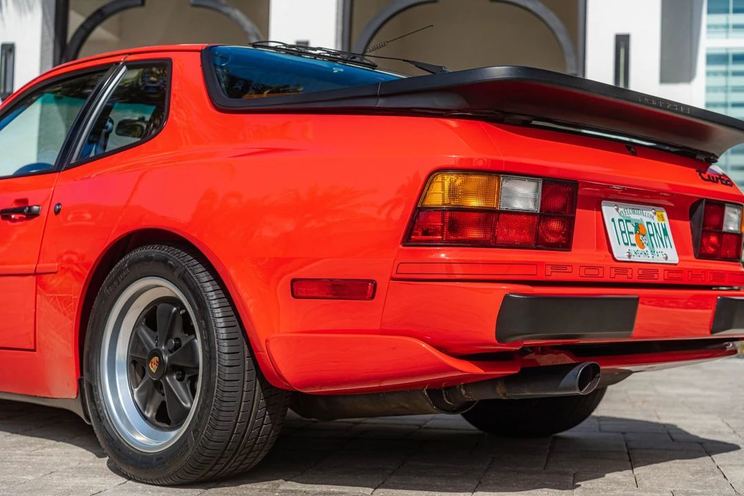 1986 Porsche 944 Turbo - Image 13 of 31