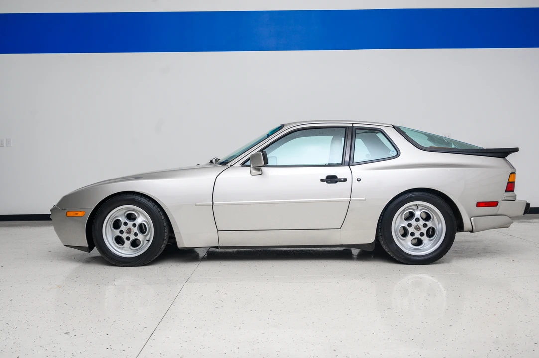 1986 Porsche 944 Turbo - Image 9 of 31