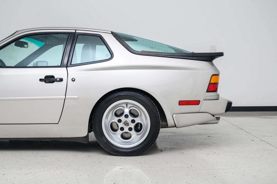 1986 Porsche 944 Turbo - Image 22 of 31