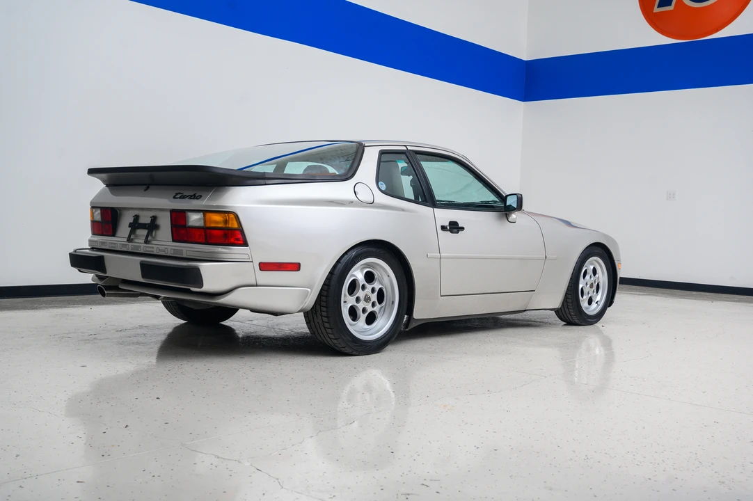 1986 Porsche 944 Turbo - Image 15 of 31