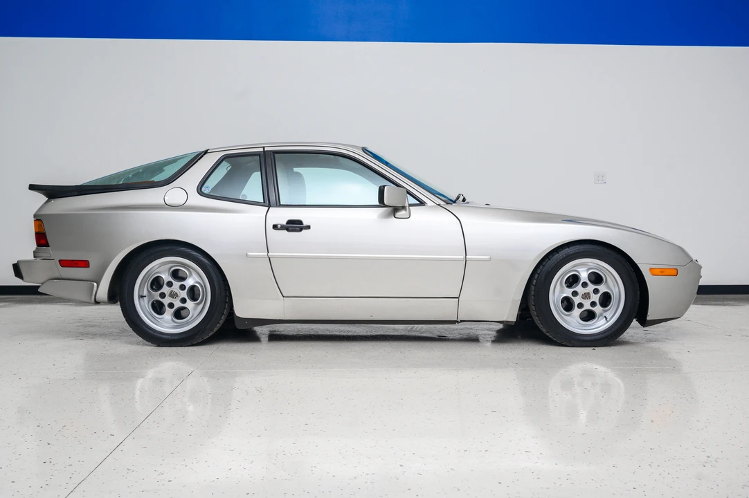 1986 Porsche 944 Turbo - Image 17 of 31